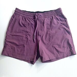 Men’s Lululemon License to Train unlined purple shorts - size Large